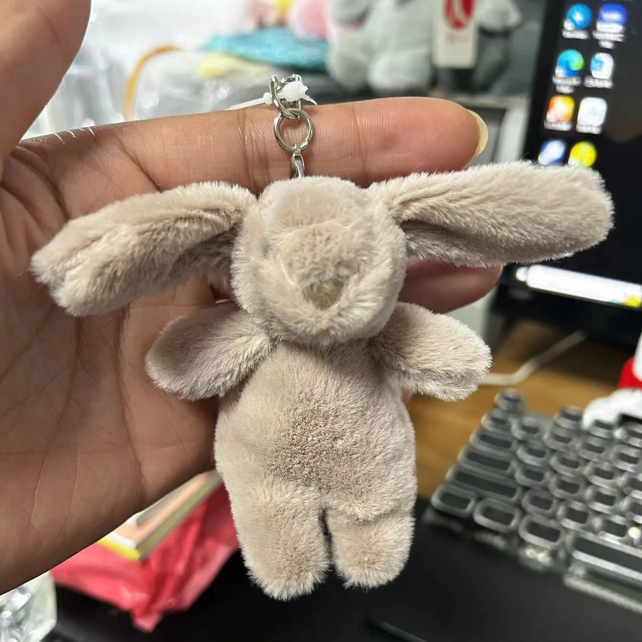 Stuffed Animals Cute Cartoon R - đánh giá và giá Phone Accessories And Electronics
